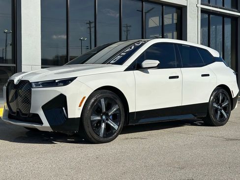 Used 2022 BMW iX xDrive50 w/ Sport Package image 5