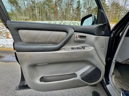 Used 2006 Toyota Land Cruiser V8 image 66