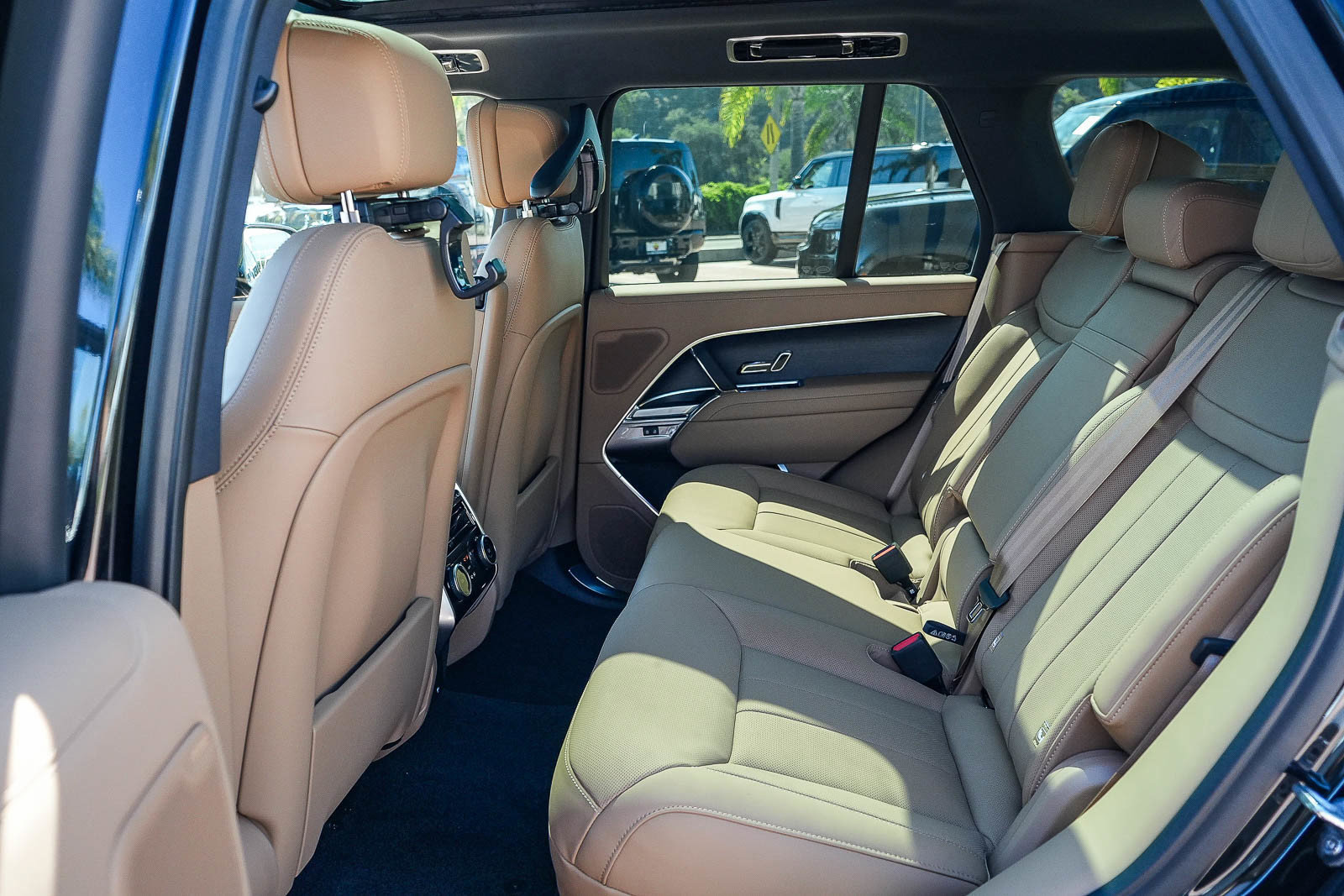 New 2026 Land Rover Range Rover SE AWD/4WD image 17