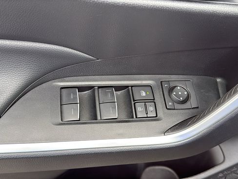 Used 2025 Toyota RAV4 XLE Premium AWD/4WD image 16