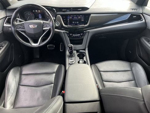 Used 2022 Cadillac XT6 Sport w/ Technology Package image 12