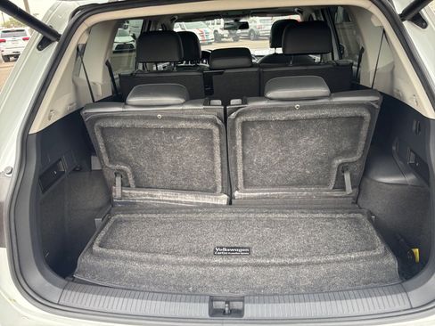 Used 2018 Volkswagen Tiguan SEL image 27