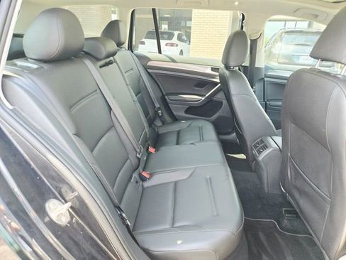 Used 2017 Volkswagen Golf Alltrack SE image 19