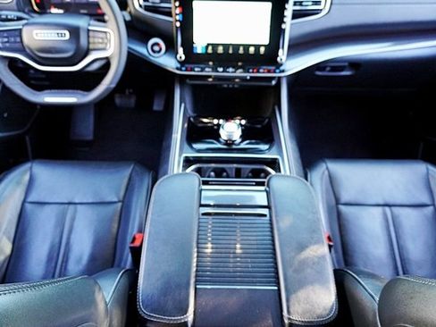 Used 2023 Jeep Wagoneer 2WD image 21