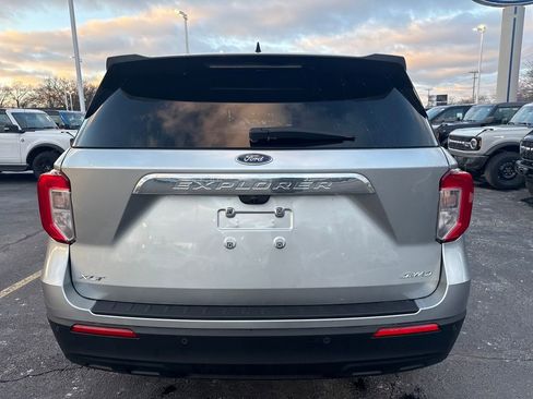Used 2023 Ford Explorer XLT image 7