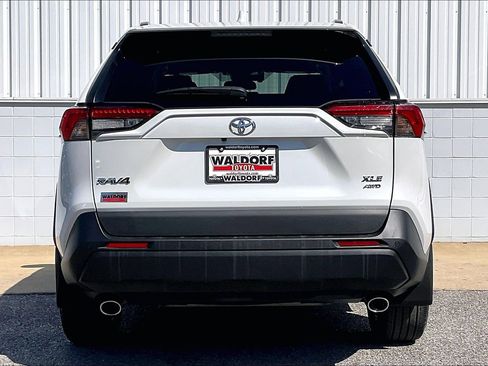 Used 2023 Toyota RAV4 XLE Premium AWD/4WD image 5