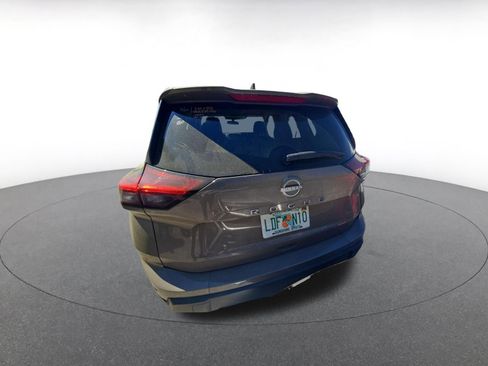 Used 2025 Nissan Rogue SV image 7