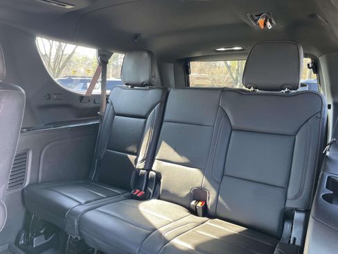 Used 2023 Chevrolet Suburban High Country w/ Advanced Technology Package image 20