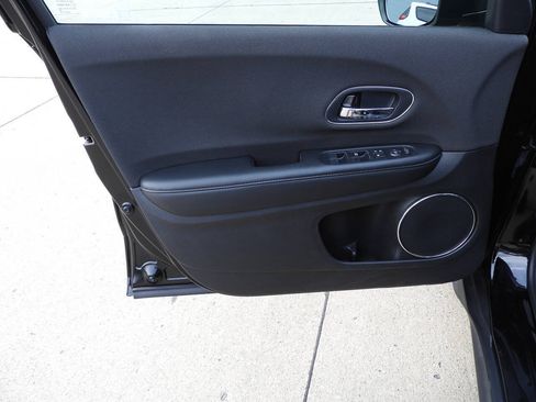 Used 2022 Honda HR-V EX image 16