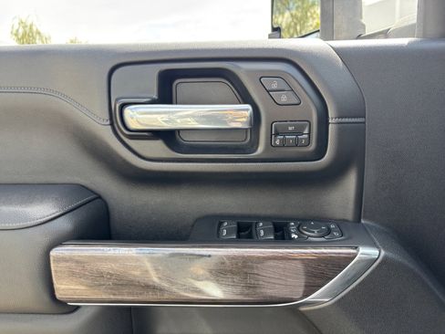 Used 2021 Chevrolet Silverado 2500 LTZ w/ LTZ Premium Package image 16