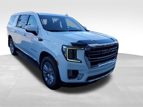 Used 2024 GMC Yukon XL SLT image 2