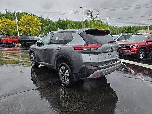 Used 2023 Nissan Rogue SV AWD/4WD image 3