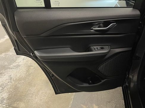 Used 2024 Jeep Grand Cherokee Laredo X w/ Trailer Tow Package image 21