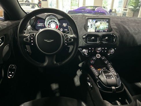 Used 2019 Aston Martin V8 Vantage Coupe RWD image 77