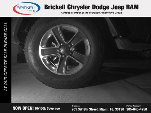 Used 2018 Jeep Wrangler Unlimited Sahara image 32