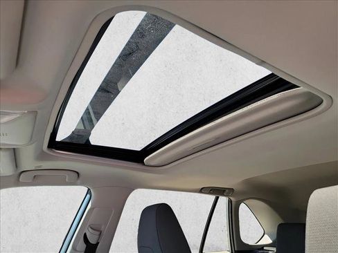 Used 2023 Toyota RAV4 XLE w/ Convenience Package image 18