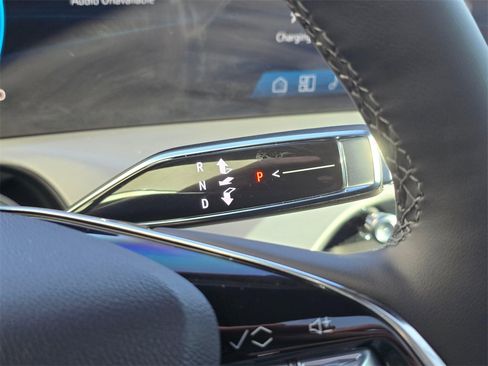 Certified 2026 Cadillac Vistiq Sport image 30