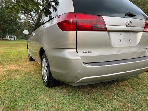 Used 2004 Toyota Sienna LE image 25