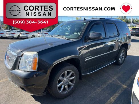 Used 2011 GMC Yukon Denali AWD/4WD image 1