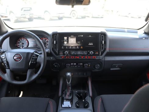 Used 2025 Nissan Frontier PRO-4X w/ Pro Convenience Package AWD/4WD image 25