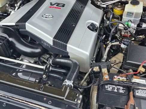 Used 2006 Toyota Land Cruiser image 38