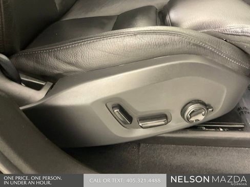 Used 2019 Volvo XC60 T5 Momentum w/ Premium Package FWD image 29