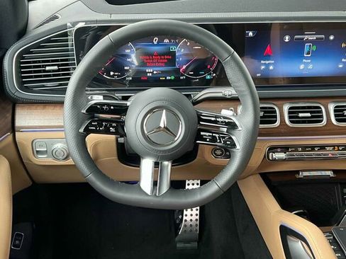 New 2026 Mercedes-Benz GLS 580 4MATIC image 14