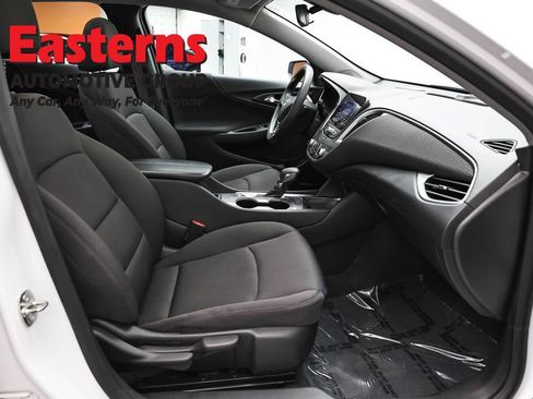 Used 2023 Chevrolet Malibu LT FWD image 22