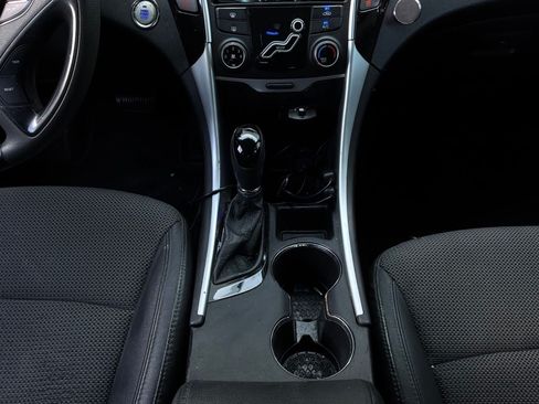 Used 2011 Hyundai Sonata SE w/ Navigation & Sunroof Pkg 4 FWD image 15