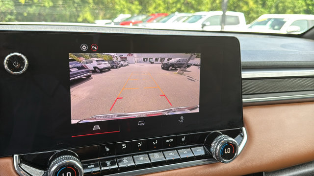 Used 2025 GMC Canyon AT4 w/ Nightfall Edition AWD/4WD image 16