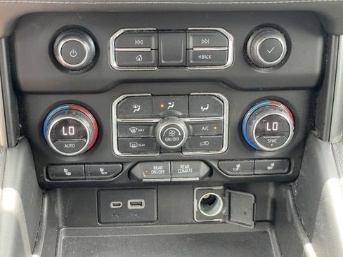 Used 2021 Chevrolet Tahoe Z71 AWD/4WD image 27