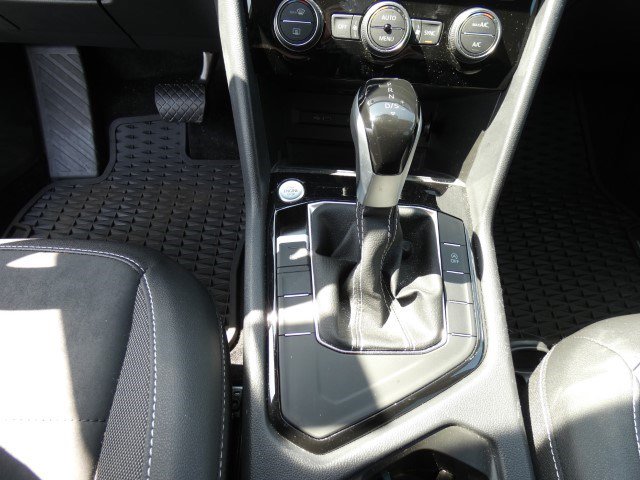 Used 2024 Volkswagen Taos SE FWD image 13