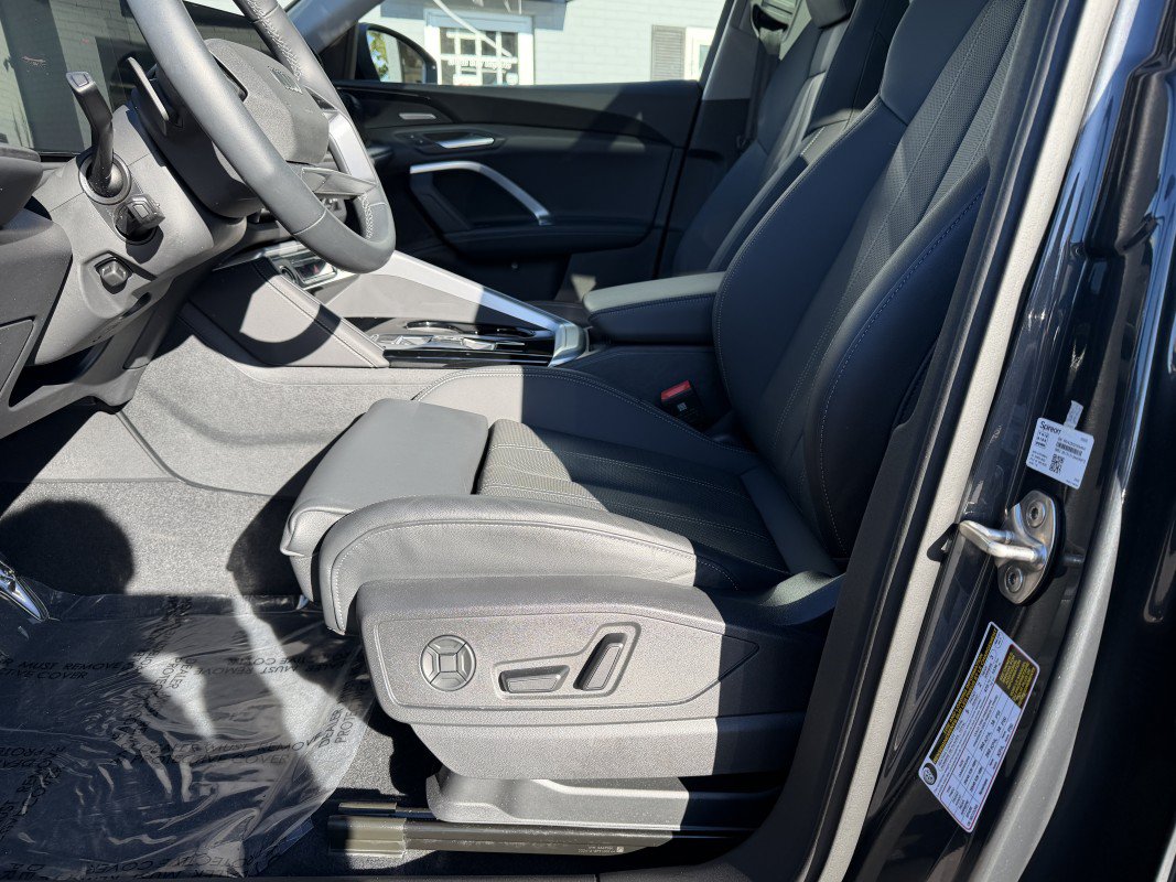 Used 2025 Audi Q5 Premium Plus AWD/4WD image 16