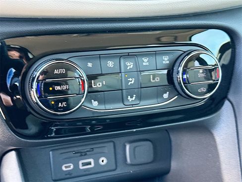 Certified 2022 Buick Encore GX Select w/ Advanced Technology Package image 16