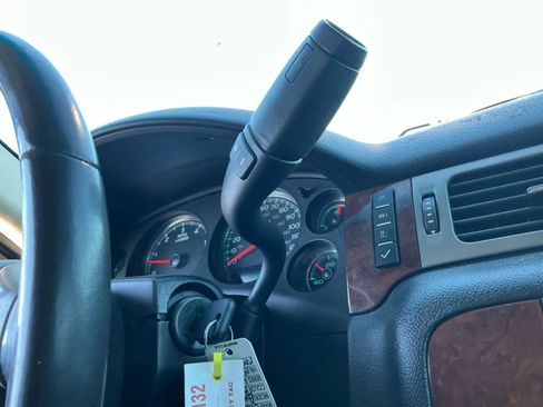 Used 2012 Chevrolet Avalanche LS image 29