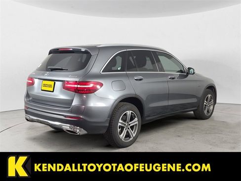 Used 2019 Mercedes-Benz GLC 350e 4MATIC image 5