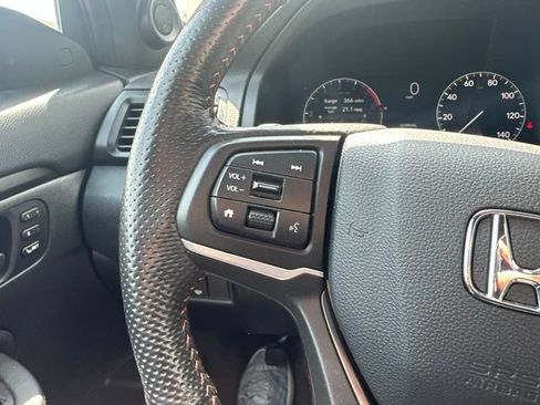 Used 2025 Honda Ridgeline TrailSport image 17