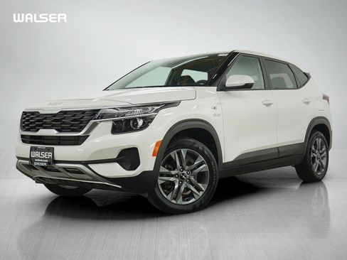 Used 2023 Kia Seltos LX AWD/4WD image 1