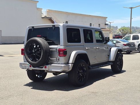 Used 2021 Jeep Wrangler Unlimited Sahara AWD/4WD image 5