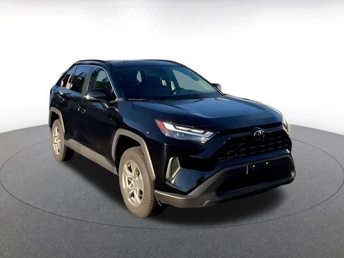 Used 2025 Toyota RAV4 XLE image 2