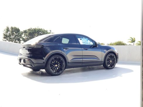 New 2026 Porsche Macan Electric image 8