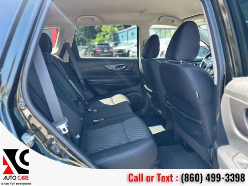 Used 2020 Nissan Rogue SV image 10