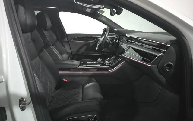 Used 2020 Audi S8 L AWD/4WD image 5
