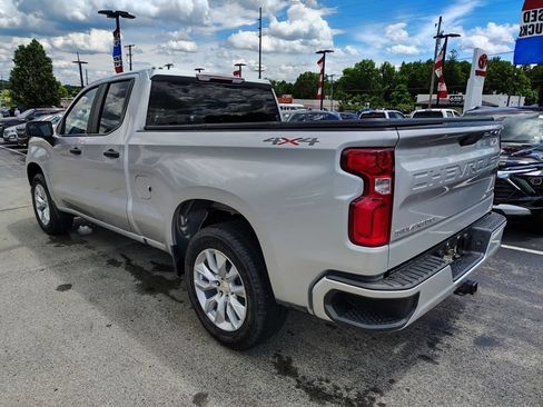 Used 2020 Chevrolet Silverado 1500 Custom w/ Custom Value Package AWD/4WD image 6