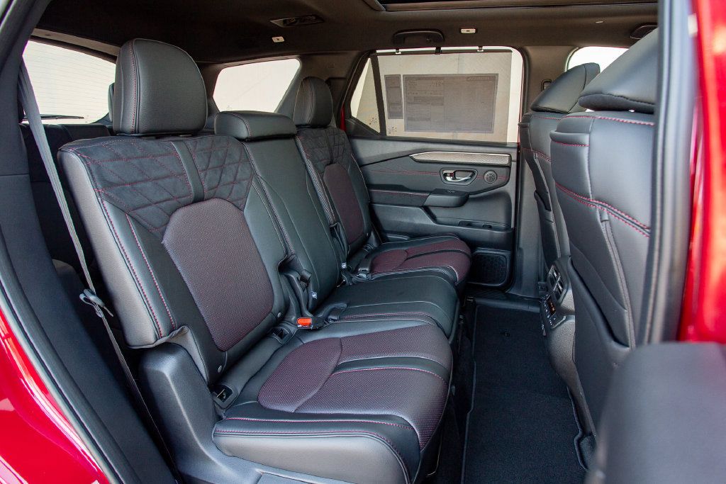 New 2026 Honda Pilot Black Edition image 16