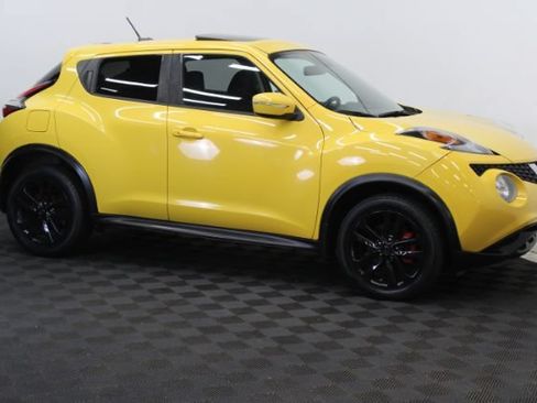 Used 2016 Nissan Juke SV w/ Cold Weather Package FWD image 3