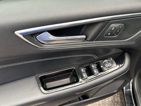 Used 2019 Ford Edge Titanium w/ Cold Weather Package image 23