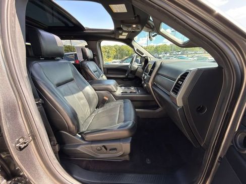 Used 2020 Ford Expedition XLT w/ Equipment Group 202A image 9