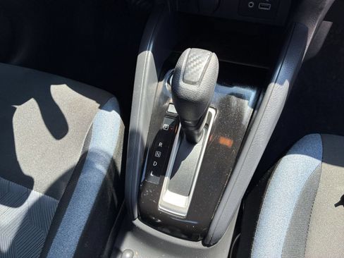 Used 2025 Nissan Versa SV FWD image 38