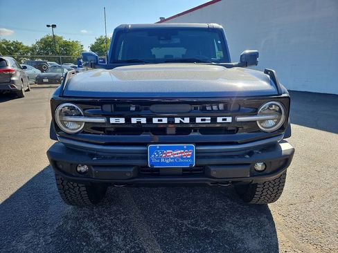 New 2025 Ford Bronco Outer Banks w/ Sasquatch Package image 3